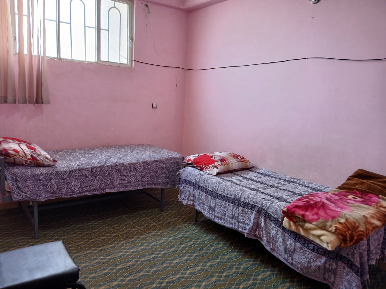 Razi Guesthouse - Main view